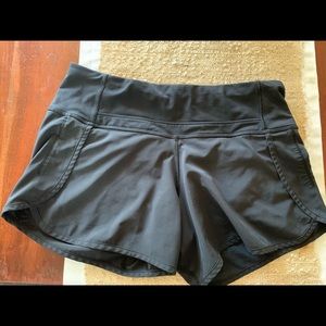 black lulu lemon shorts